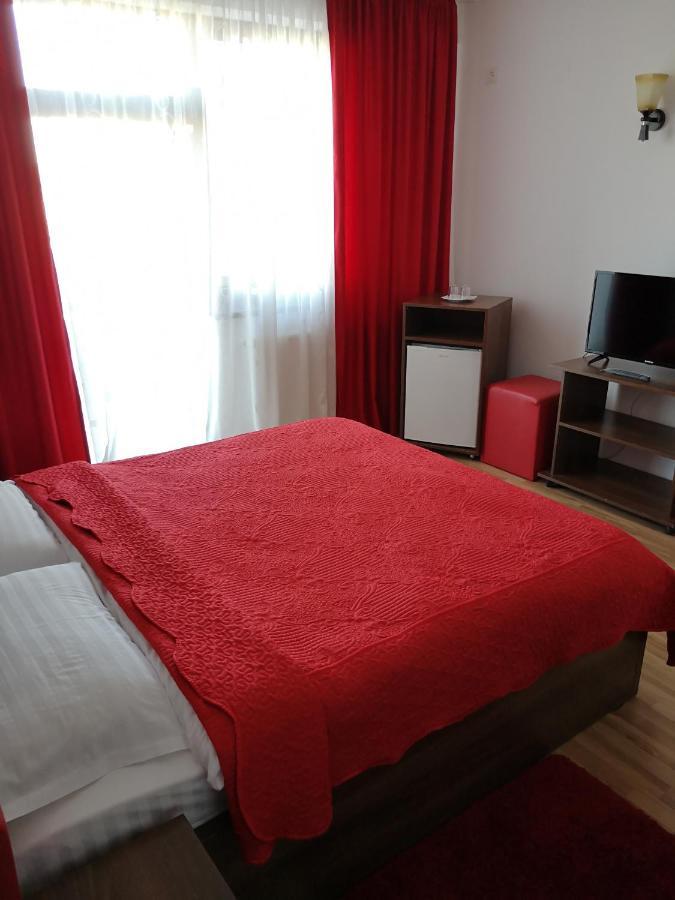 Hôtel Passa Tempo à Suceava Extérieur photo