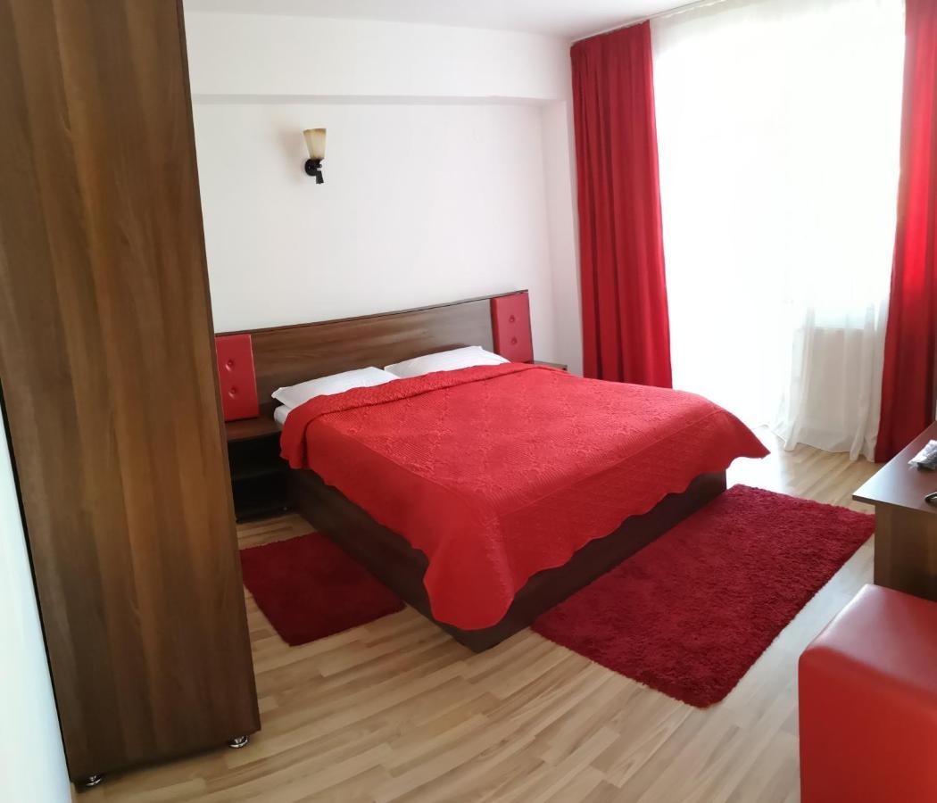 Hôtel Passa Tempo à Suceava Extérieur photo